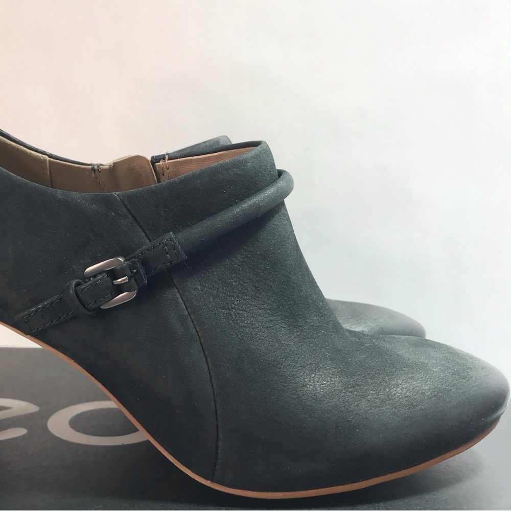 ECCO Women's Black Heeled Leather Booties Size 35 NIB - Picture 6 of 15